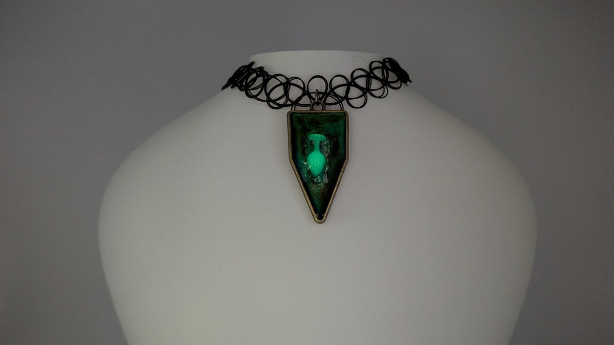 Moody Chokers