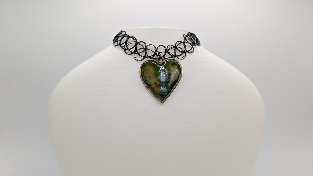 Moody Chokers